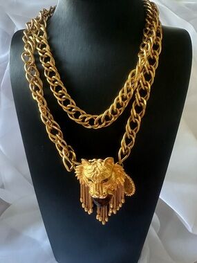 Vintage Pauline Rader Gold Lion Head Statement Belt